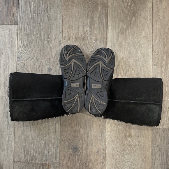 UGG Australia Shanleigh Black Sheepskin Lined Embroidered Heritage Line Boots 9 - Picture 7 of 13